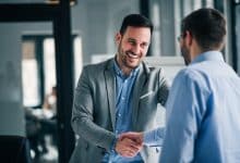 العمل في الإمارات